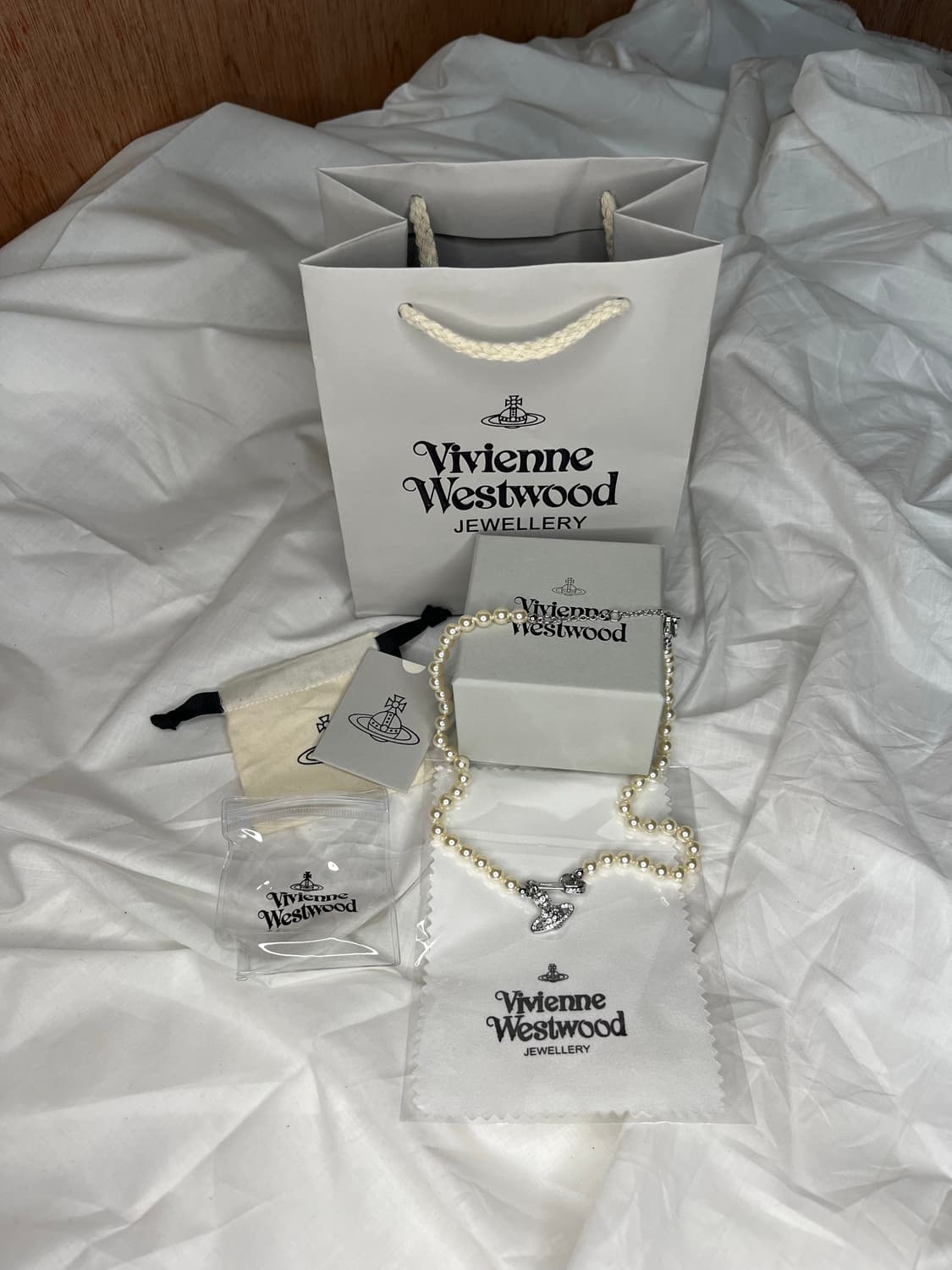 비비안 웨스트우드 오브 펄 네크리스 상품이미지1