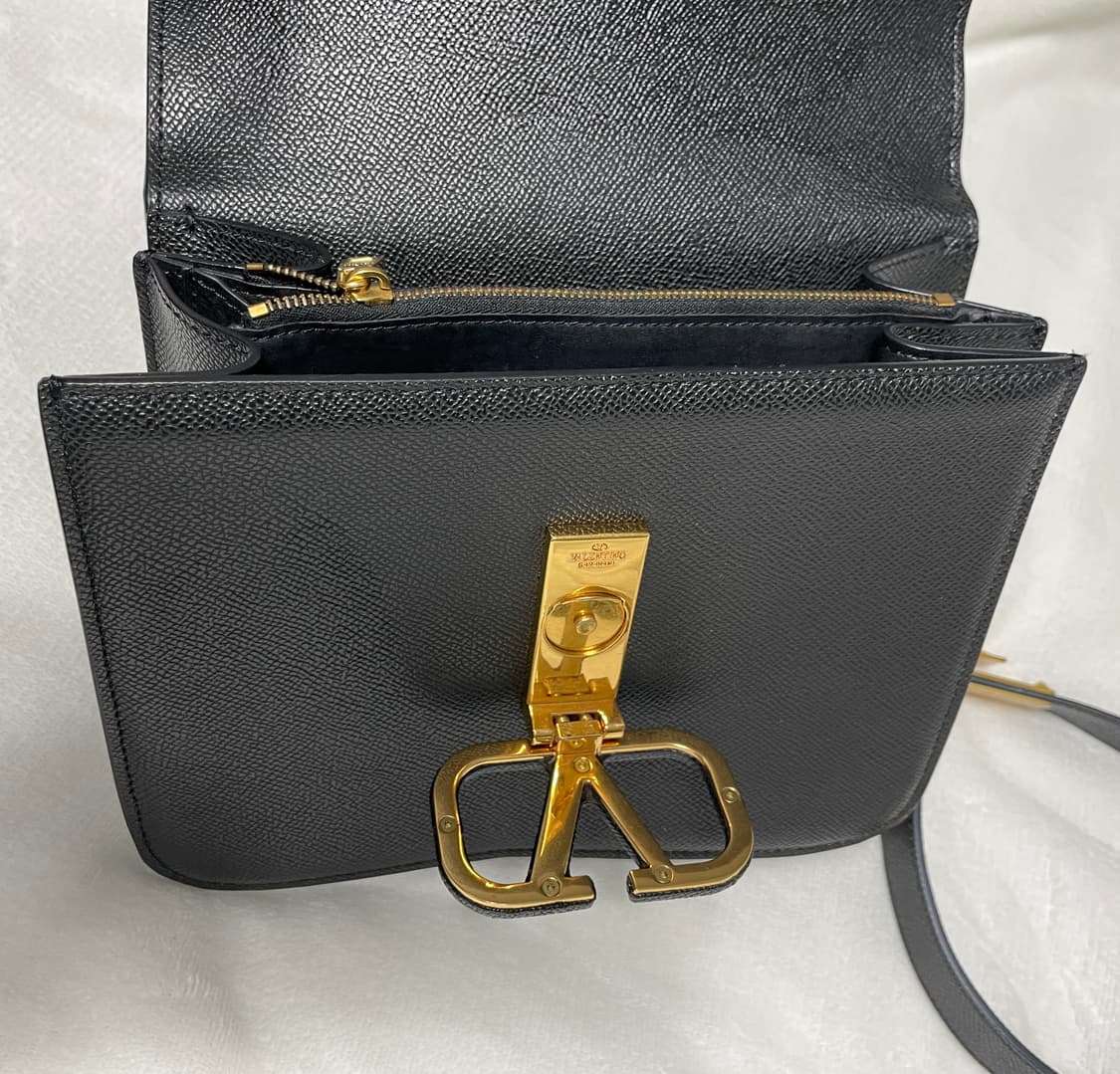 [급처] 발렌티노 가라바니 브이슬링 스몰 숄더백 블랙 정품 상품이미지8