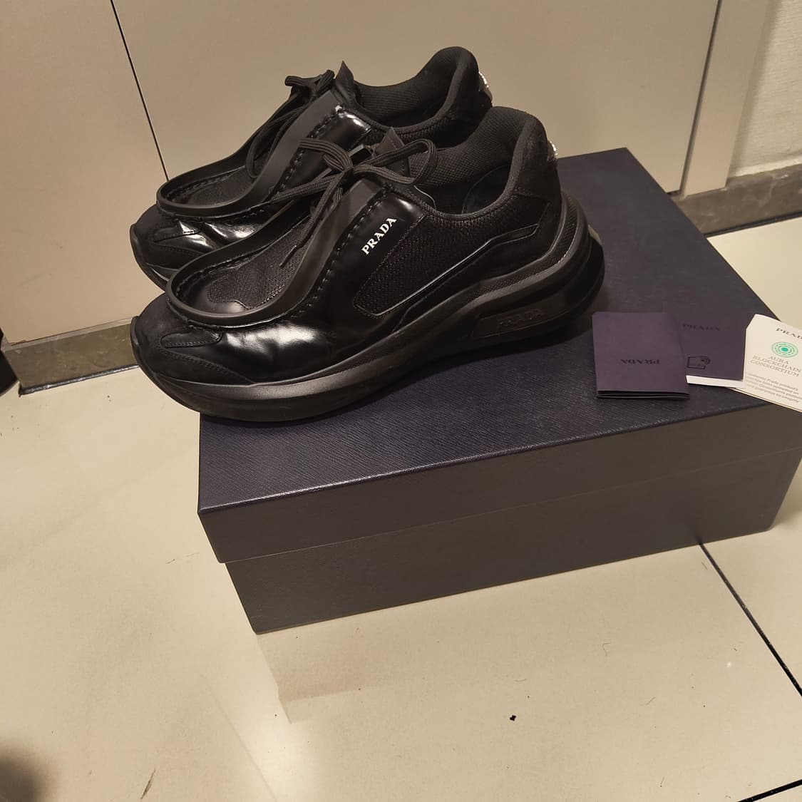 프라다 바이크 브러시드 레더 스니커즈 9.5 상품이미지2