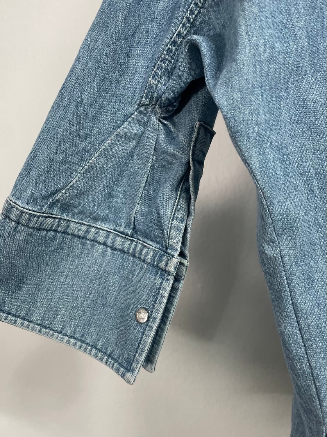 발렌티노 우먼스 v로고 샴브레이 블라우스 (on.620)   상품이미지5