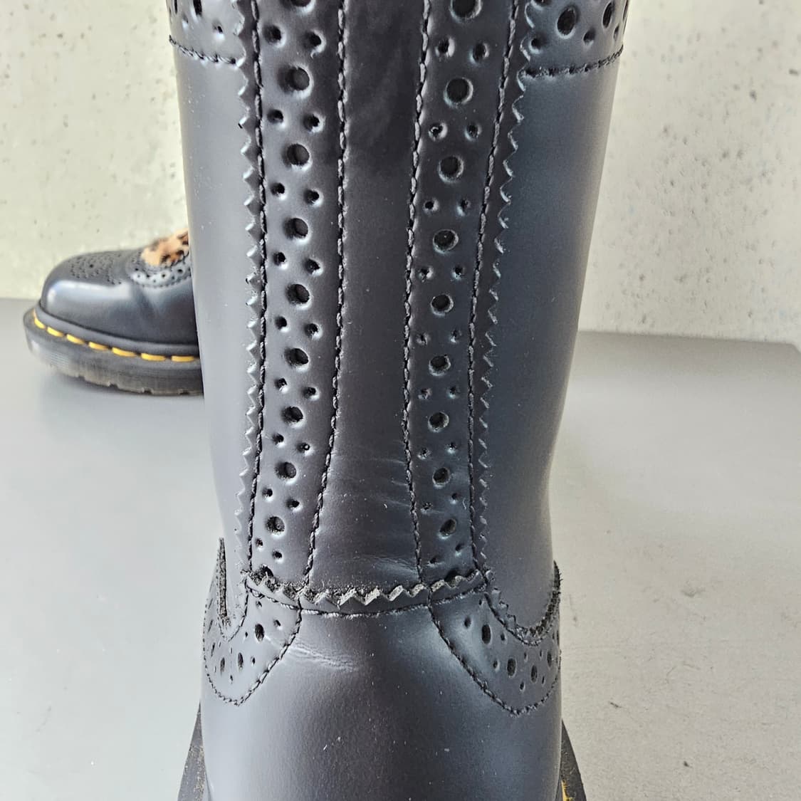 닥터마틴 조이스하트 8홀 워커 AW004 UK4 상품이미지4