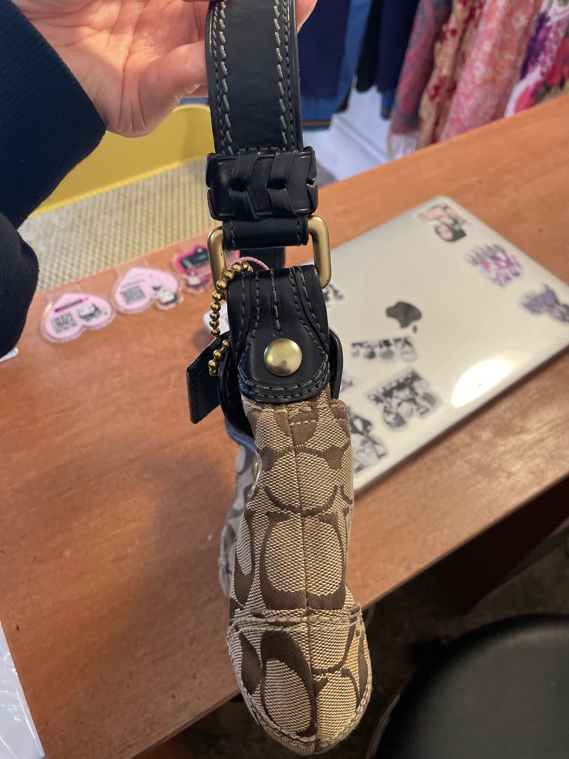 코치 시그니처 버클 숄더백 상품이미지7