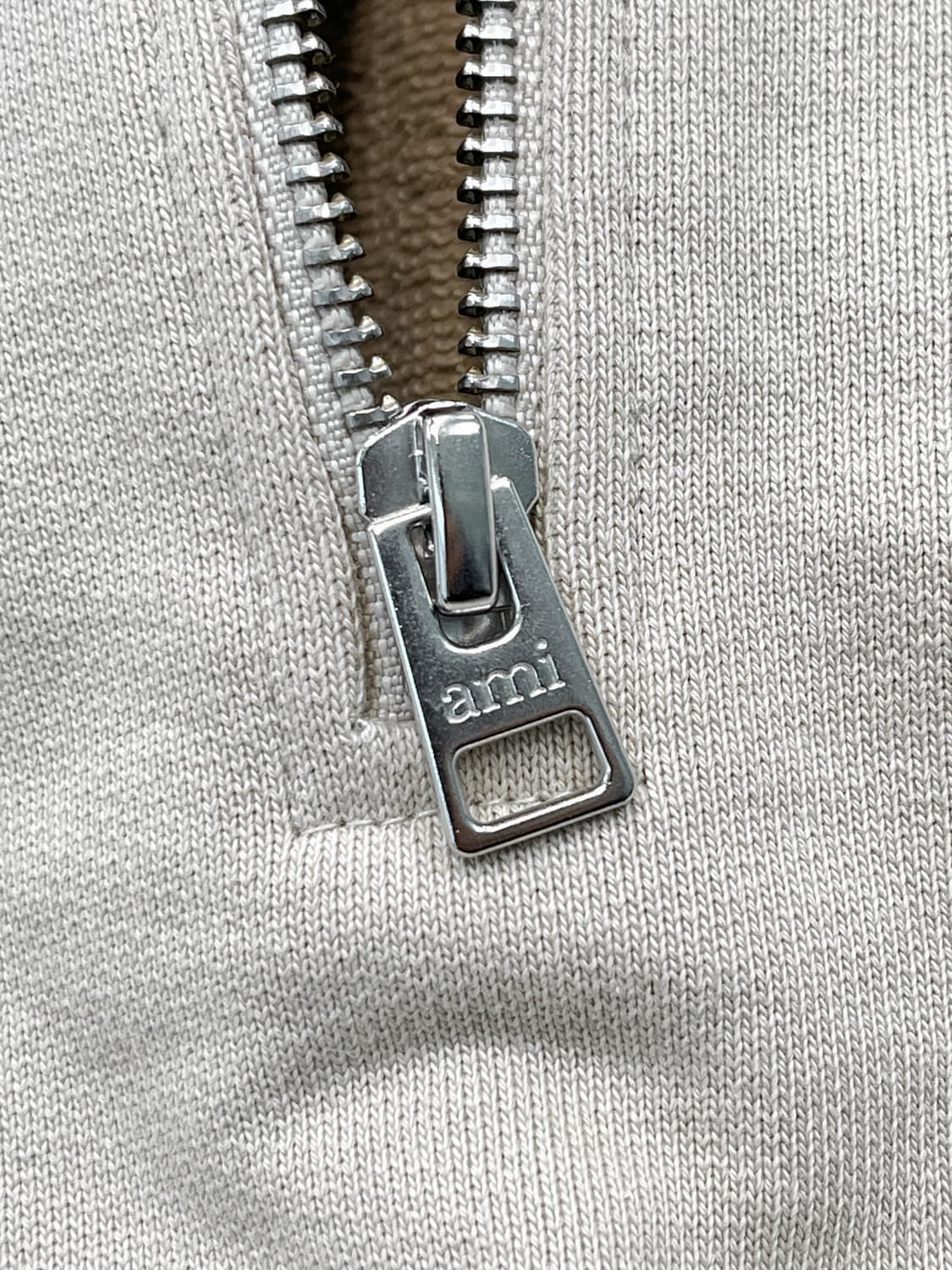 아미 22s/s 톤온톤 하프 집 스웻 상품이미지5