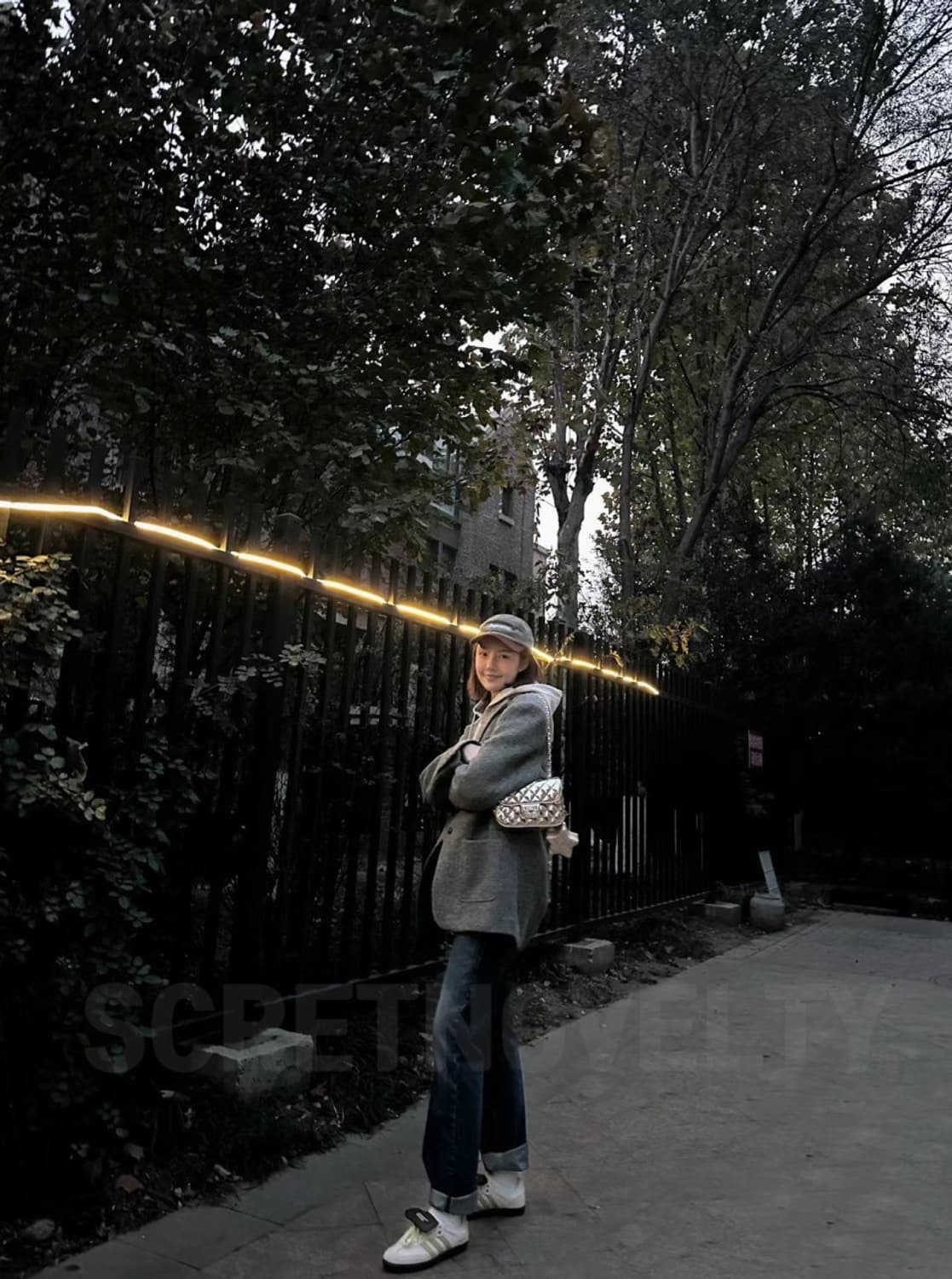   샤넬 뷰티 VIP 실버 메탈 크로스백 파우치 및 스타 코인 퍼스 세트 상품이미지10