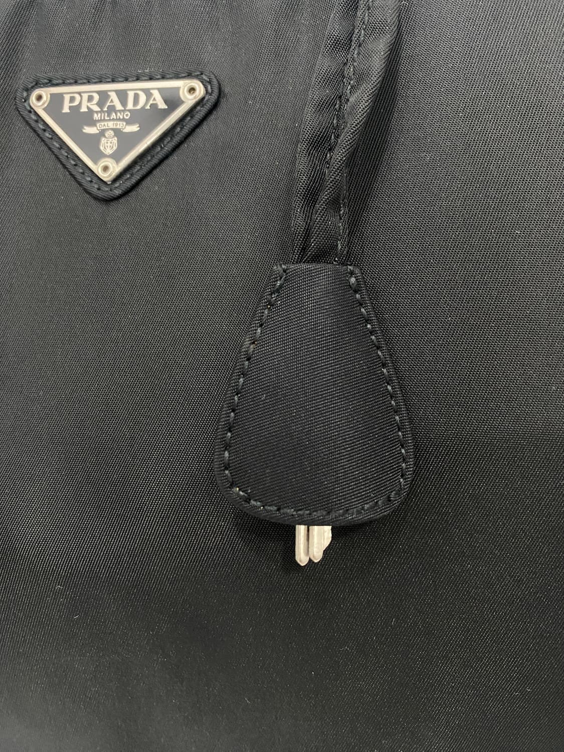 프라다 테수토 나일론 토트백 상품이미지4