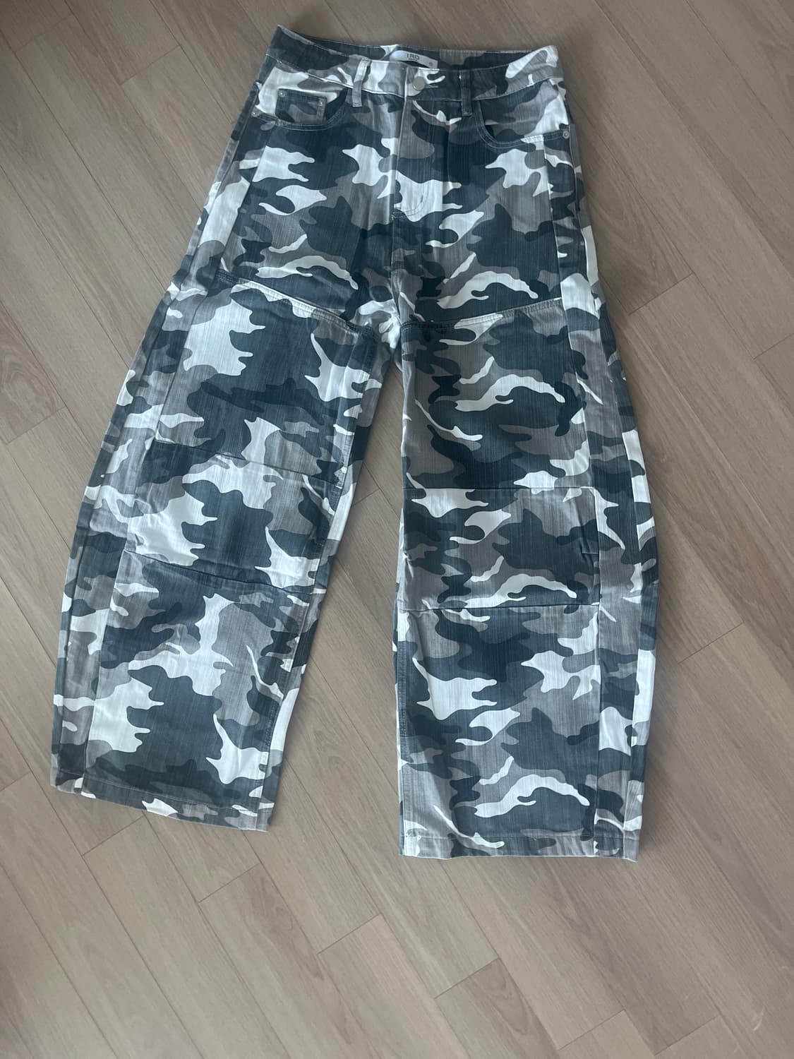 white camo pants  상품이미지1