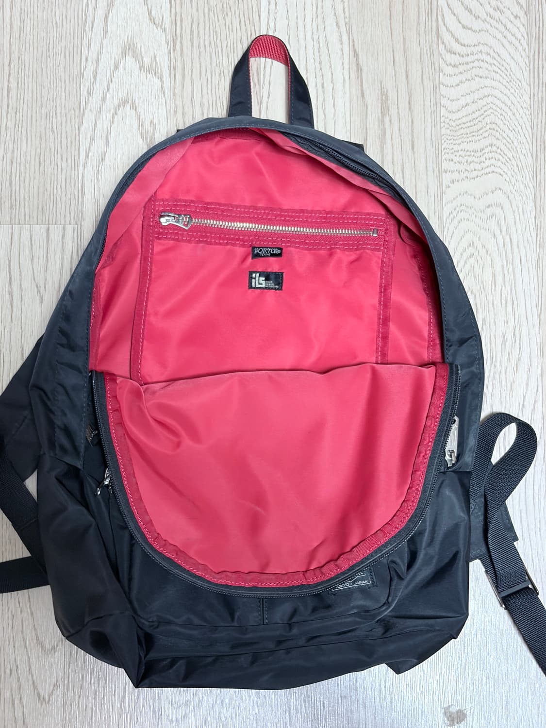 요시다 포터 x ILS 콜라보 헬멧백팩 (블랙/레드) 상품이미지3