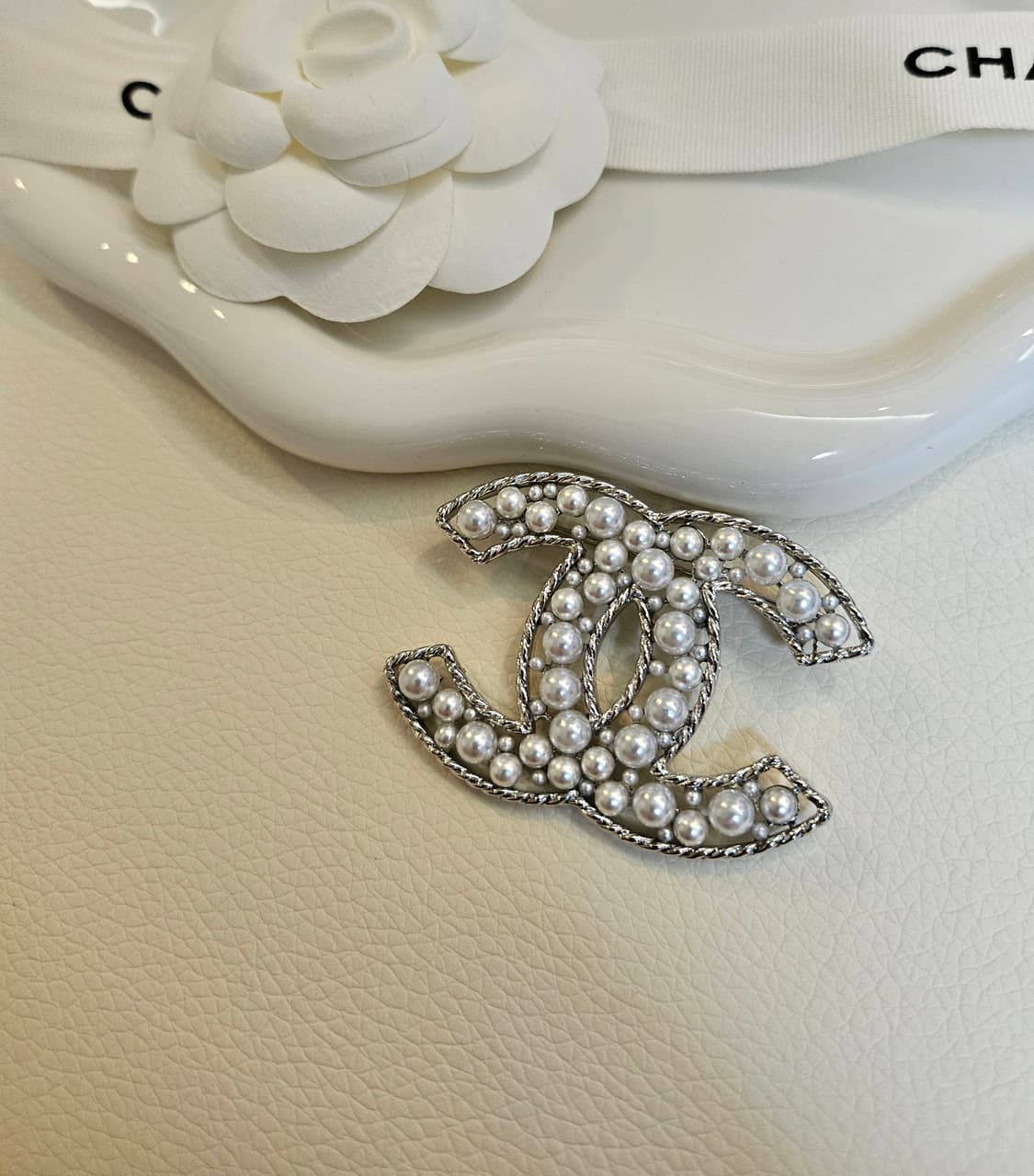 샤넬 CC 멀티진주 은장  브로치 업사이클링 상품이미지1