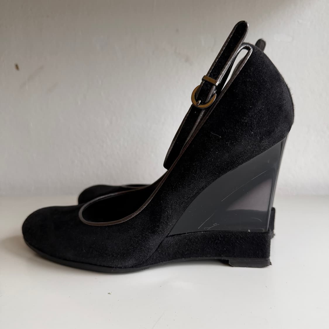 까사데이 스웨이드 라운드 토 플라스틱 웨지힐 상품이미지2