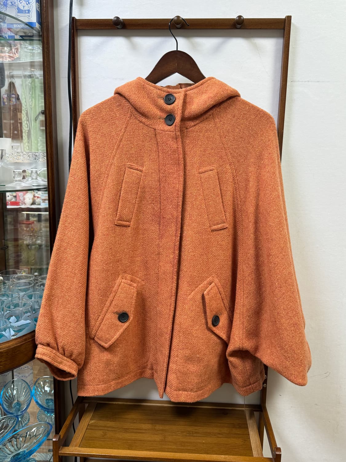 코랄 버튼 가오리코트 상품이미지1