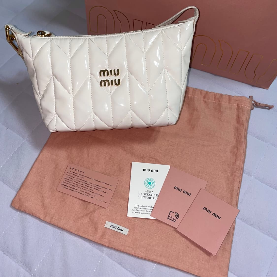 (정품)미우미우 스피릿 마테라쎄 시레 미니백 화이트 가방 상품이미지1