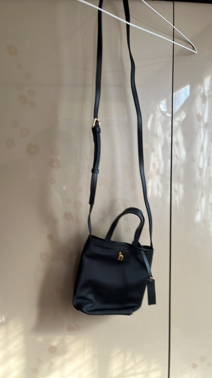 헤지스 나일론 미니백 상품이미지1