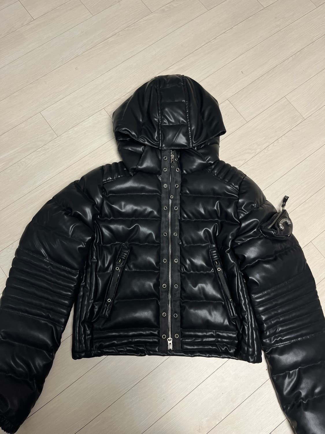 배드블러드 레더후드패딩(사이즈 S 새상품) 상품이미지2