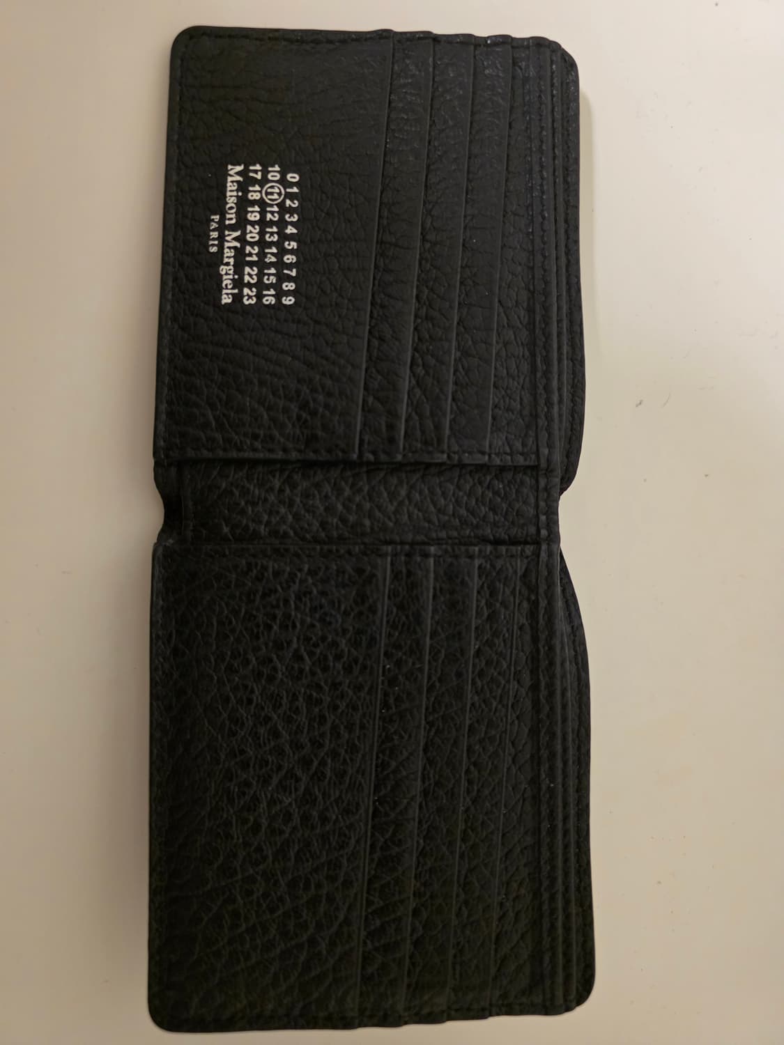 상태최상 마르지엘라 블랙 반지갑  상품이미지3