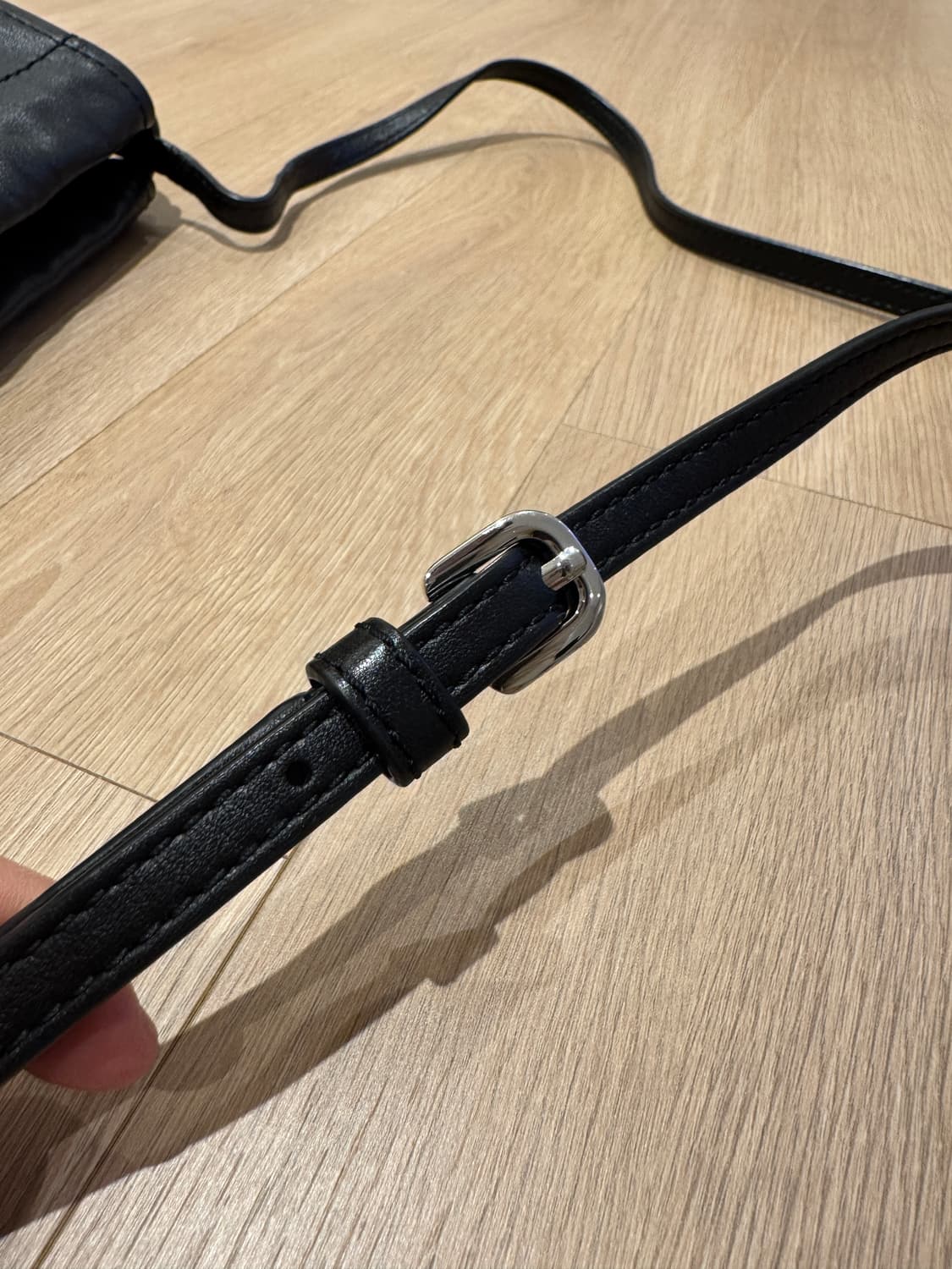 마크바이마크제이콥스 블랙 가죽 크로스백 상품이미지7