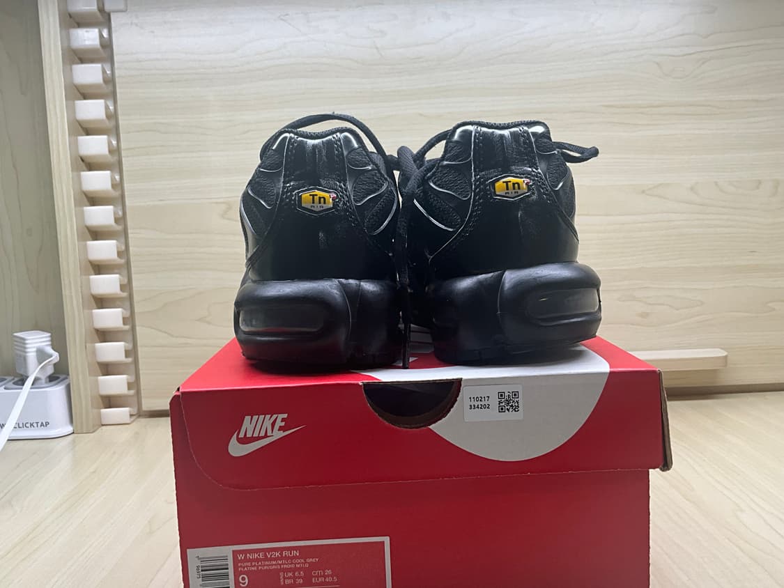 나이키 에어맥스 플러스 트리플 블랙 팝니다. 상품이미지4