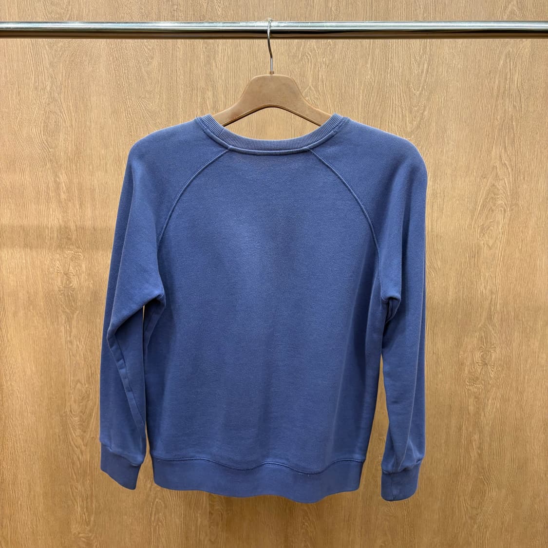 메종키츠네 코튼 긴팔 맨투맨 빅 레터링 그래픽 프린트 리브 디테일 블루 상품이미지3