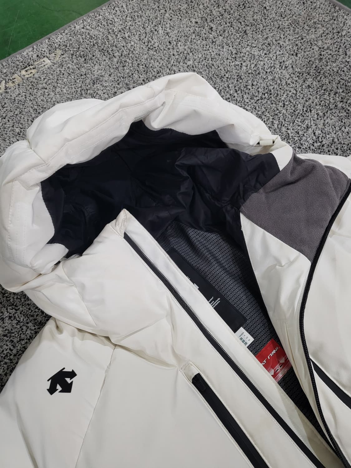 데상트  오리털 패딩 상품이미지4