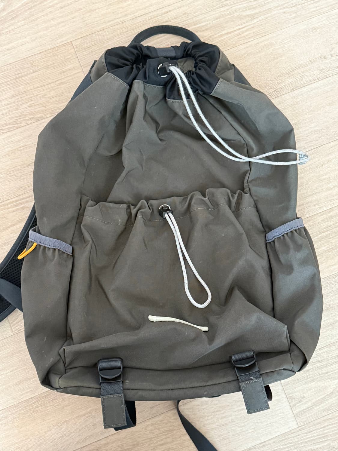 로우로우 스트링 백팩 상품이미지1