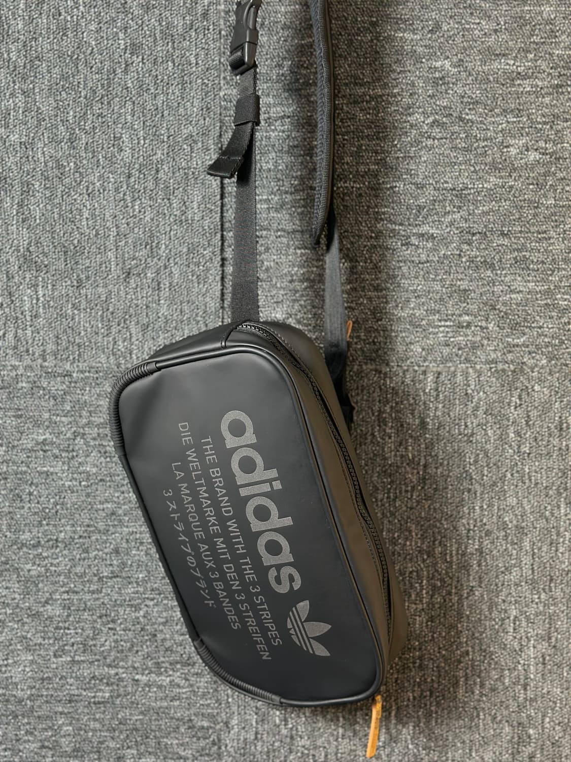 아디다스 블랙 크로스백 상품이미지1