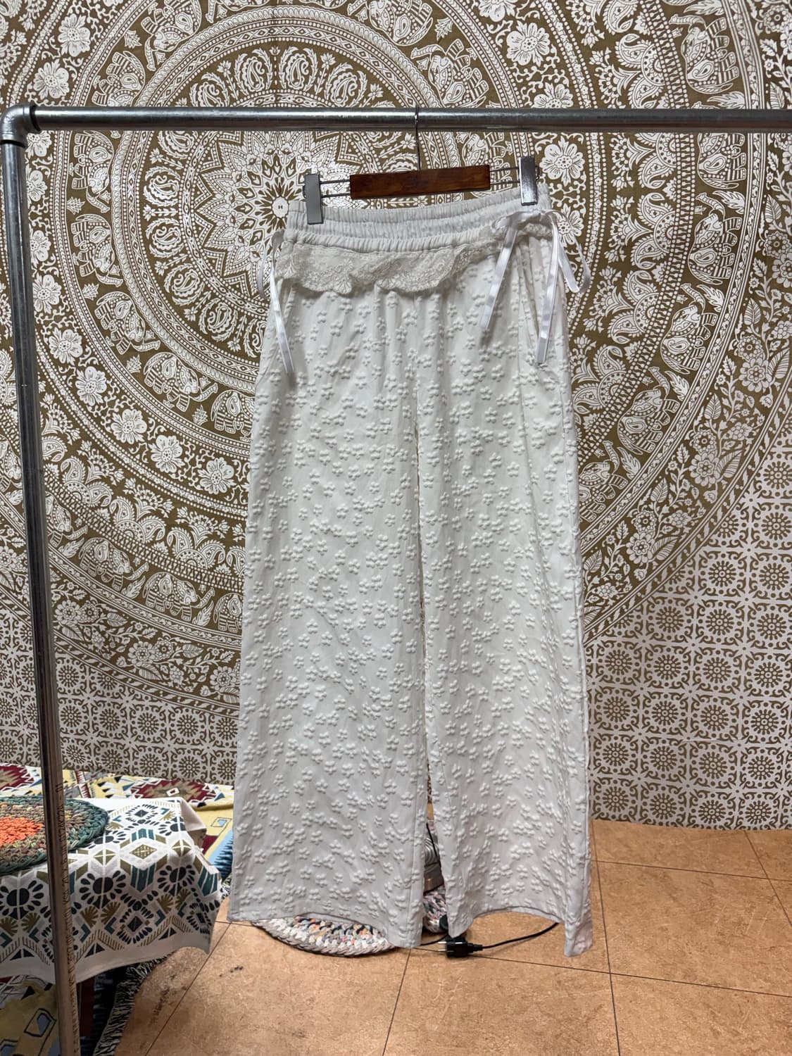 여성 플라워패턴 화이트 밴딩 레이스 트레이닝팬츠  상품이미지3