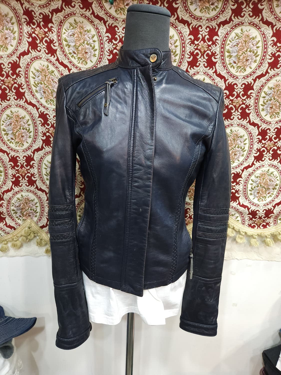 알마니진스 양가죽 슬림 자켓

 상품이미지1