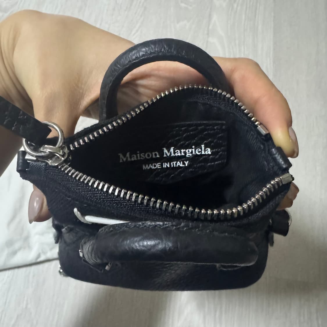 메종마르지엘라 5AC 베이비 백 블랙 상품이미지4