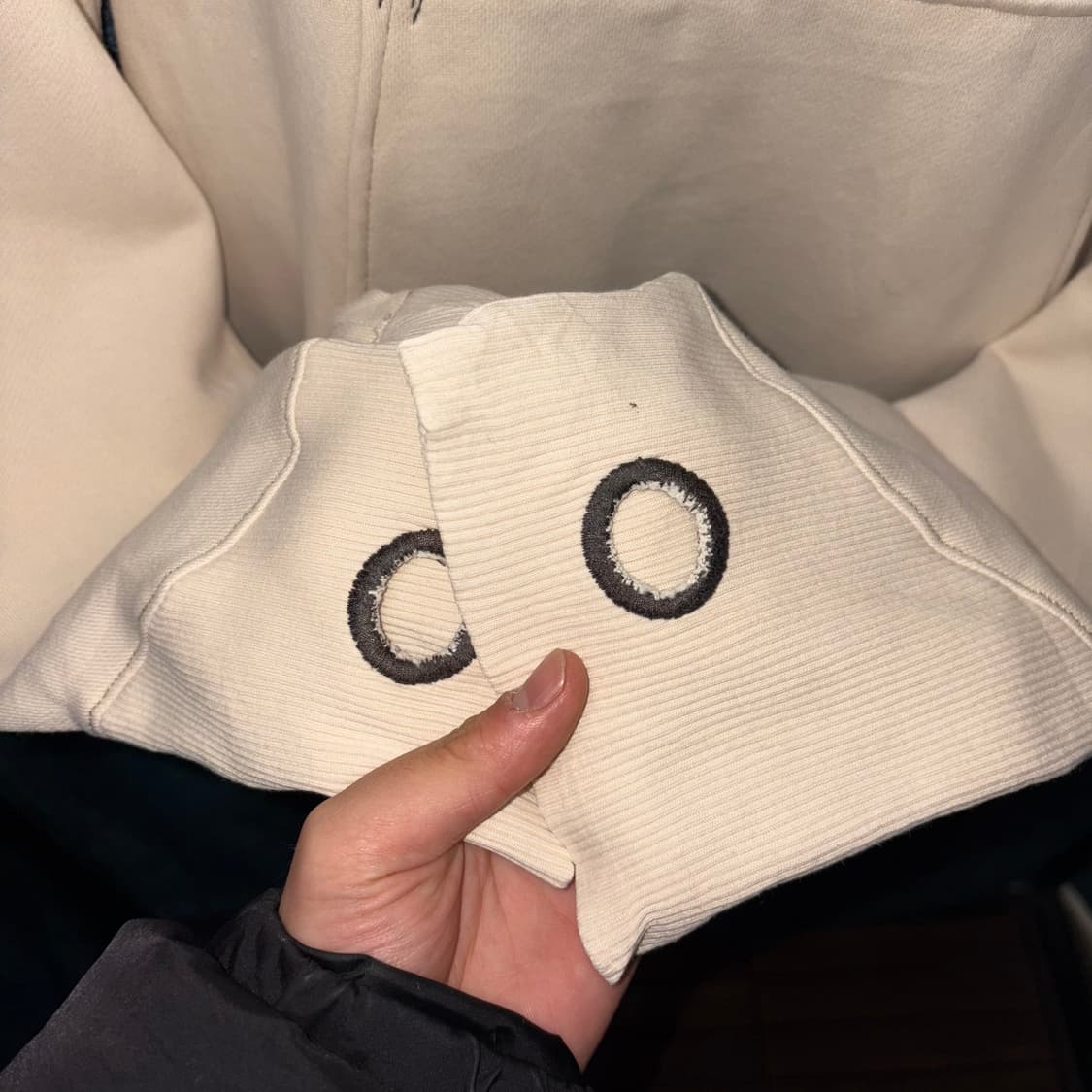 (L) 00s 리바이스 화이트 핑거홀 디테일 후드티 상품이미지4