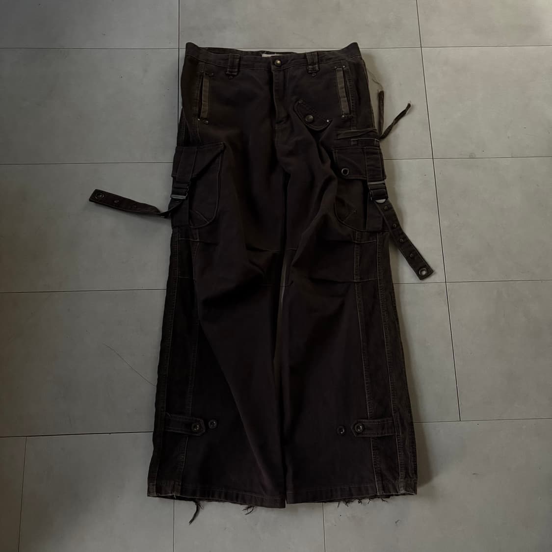 브라운 사이드스트랩 와이드 카고팬츠 상품이미지6