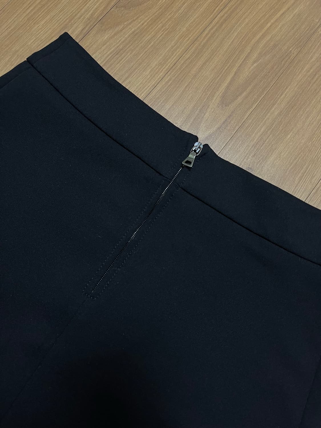 프라다 스포츠 블랙 미디 스커트 상품이미지3