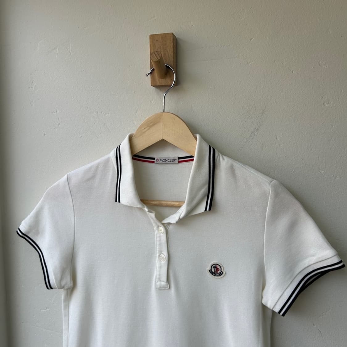 16669 - 몽클레어 로고 패치 폴로 카라티  상품이미지1