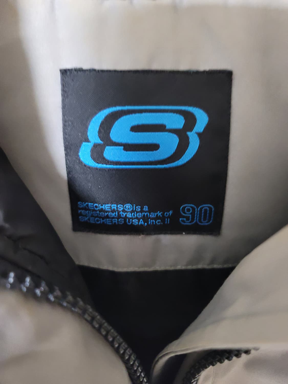 스케쳐스 덕다운 리얼라쿤퍼 봄버 90표기 95정사이즈 상태굿

 상품이미지9