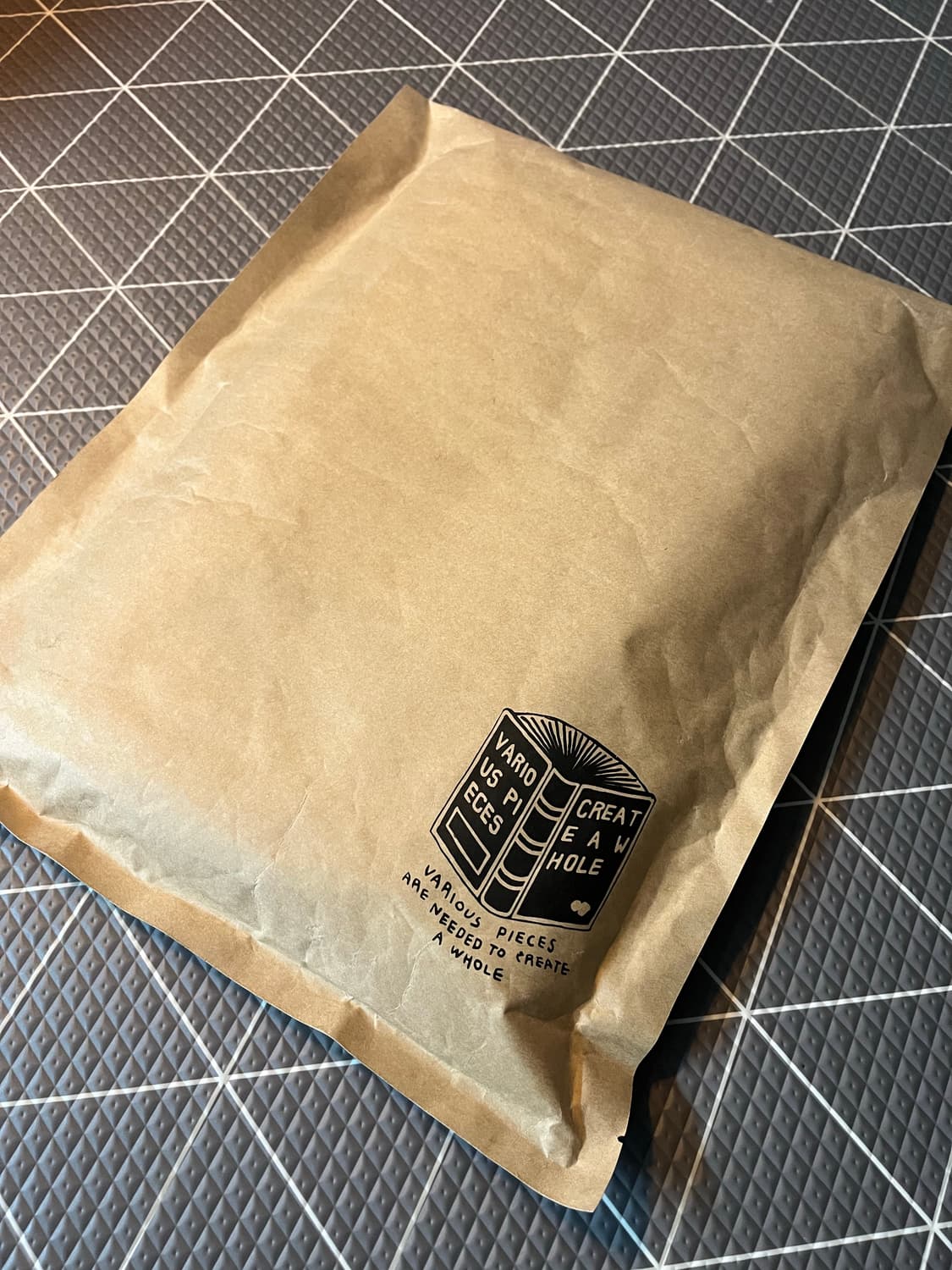 컬렉트 피시스 (COLLECT PIECES) 굿 뉴스 메일 백 상품이미지3