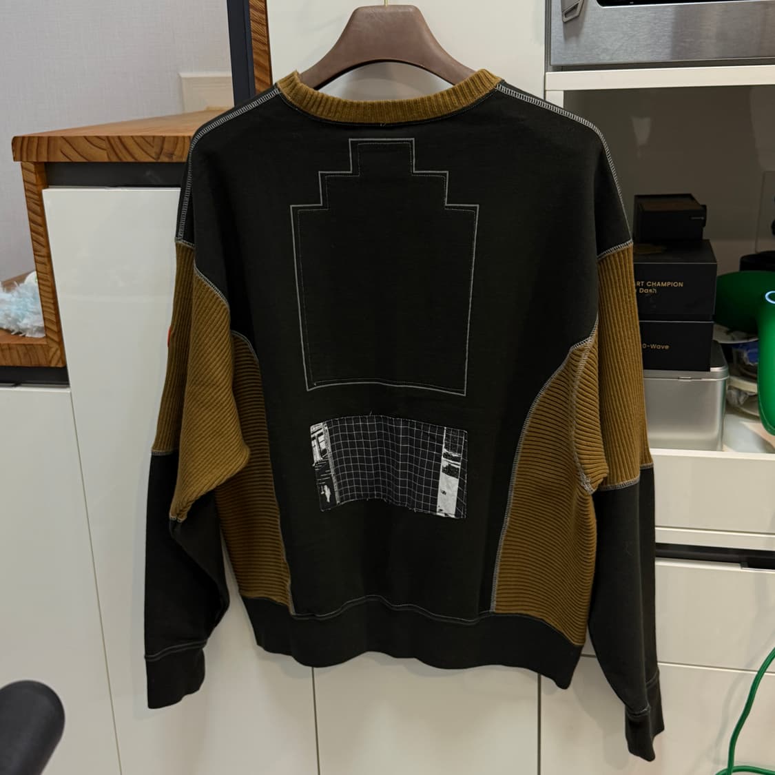 카브엠트 크루넥 L사이즈 판매합니다 ! 상품이미지2