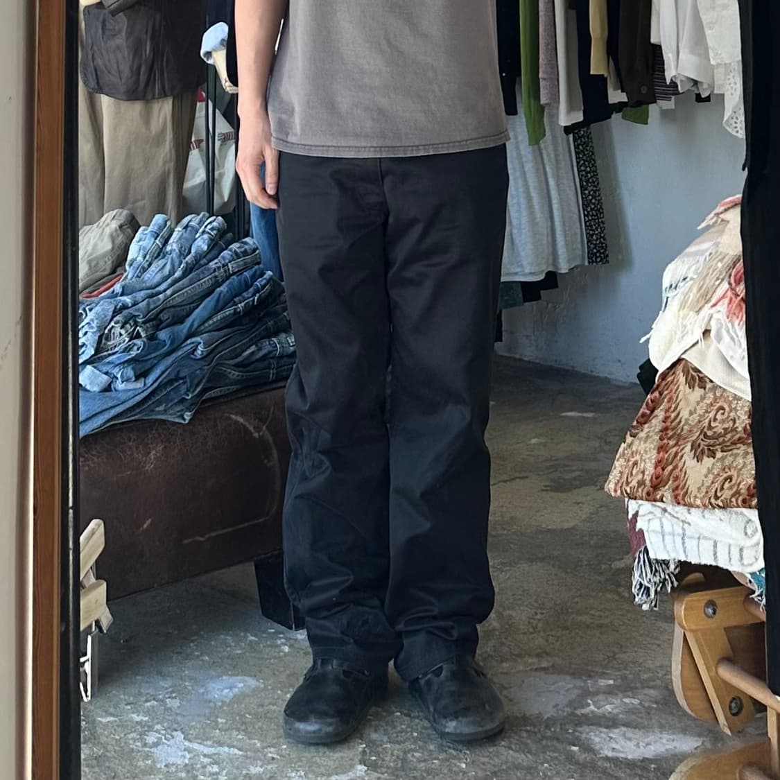 (착용컷) BEN DAVIS 워크 팬츠 (남성용 33.5~34) 상품이미지3