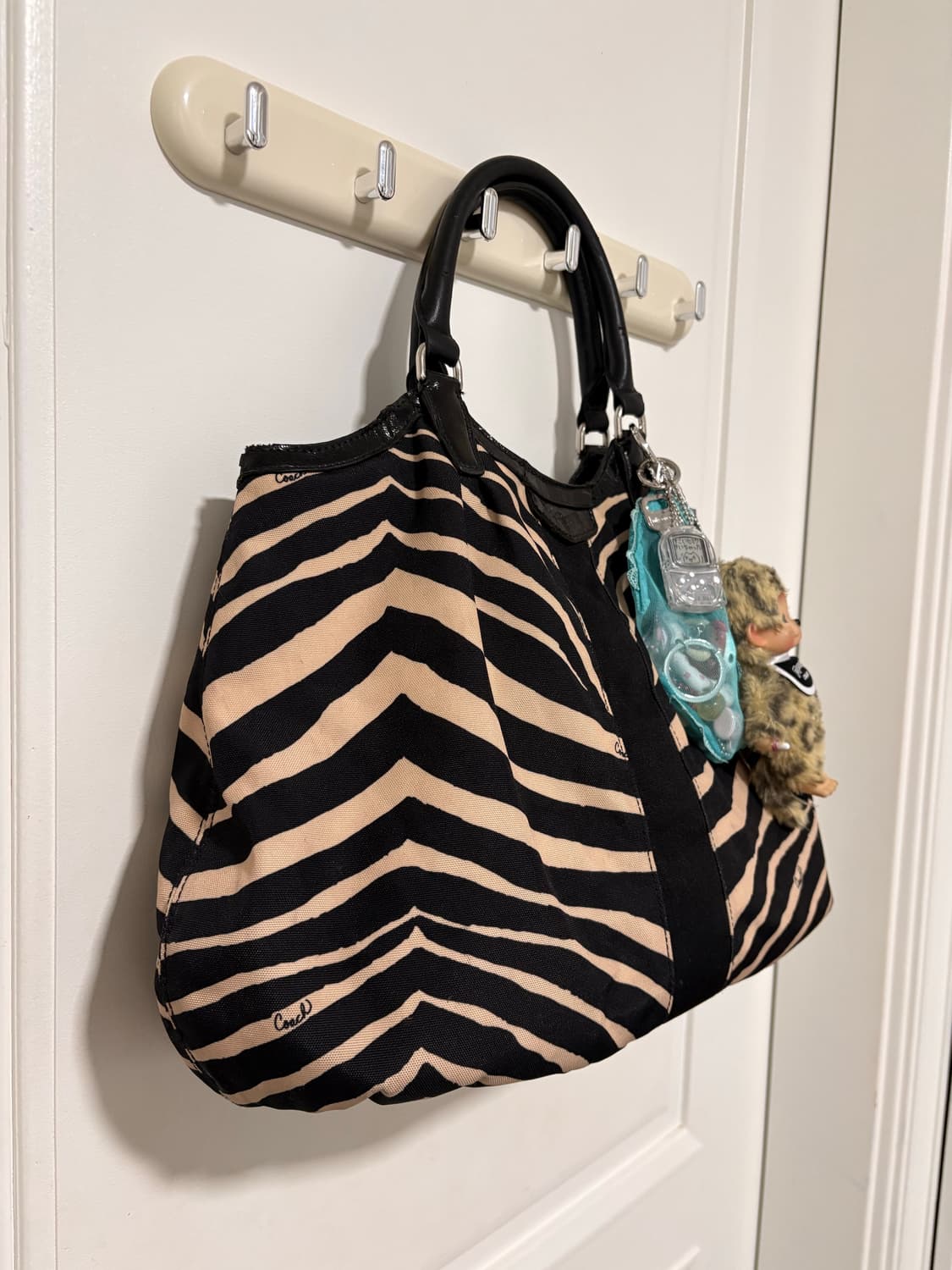 Coach zebra pattern bag 상품이미지4