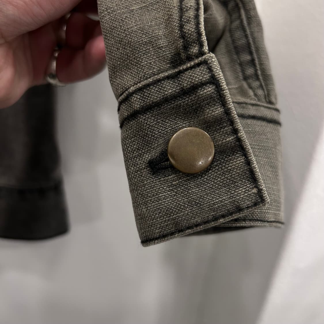 도나카란 샌드워싱 더블포켓 데님 트러커자켓 상품이미지4