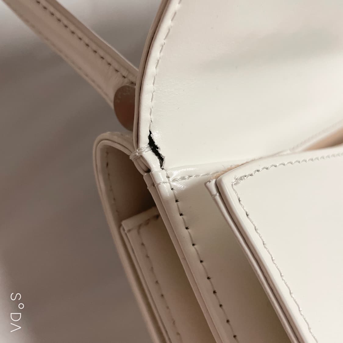 투티에 화이트 레더 숄더백 상품이미지7