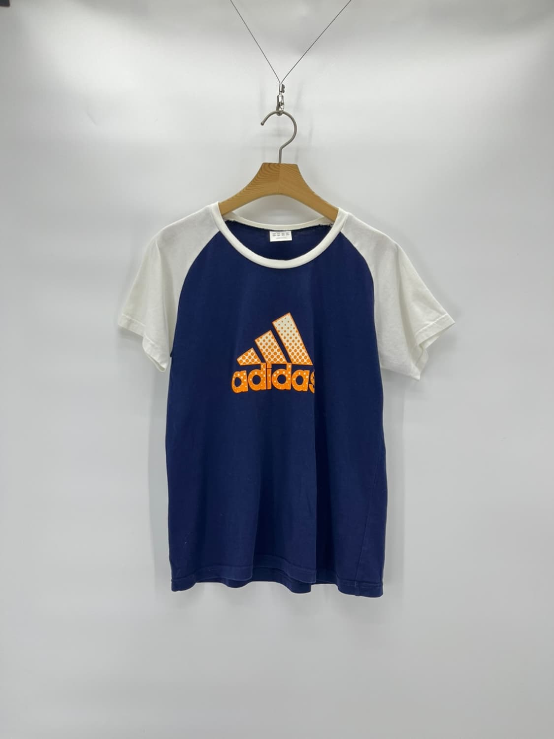 [Adidas] 아디다스 도트 로고 래글런 나그랑 티셔츠 상품이미지1