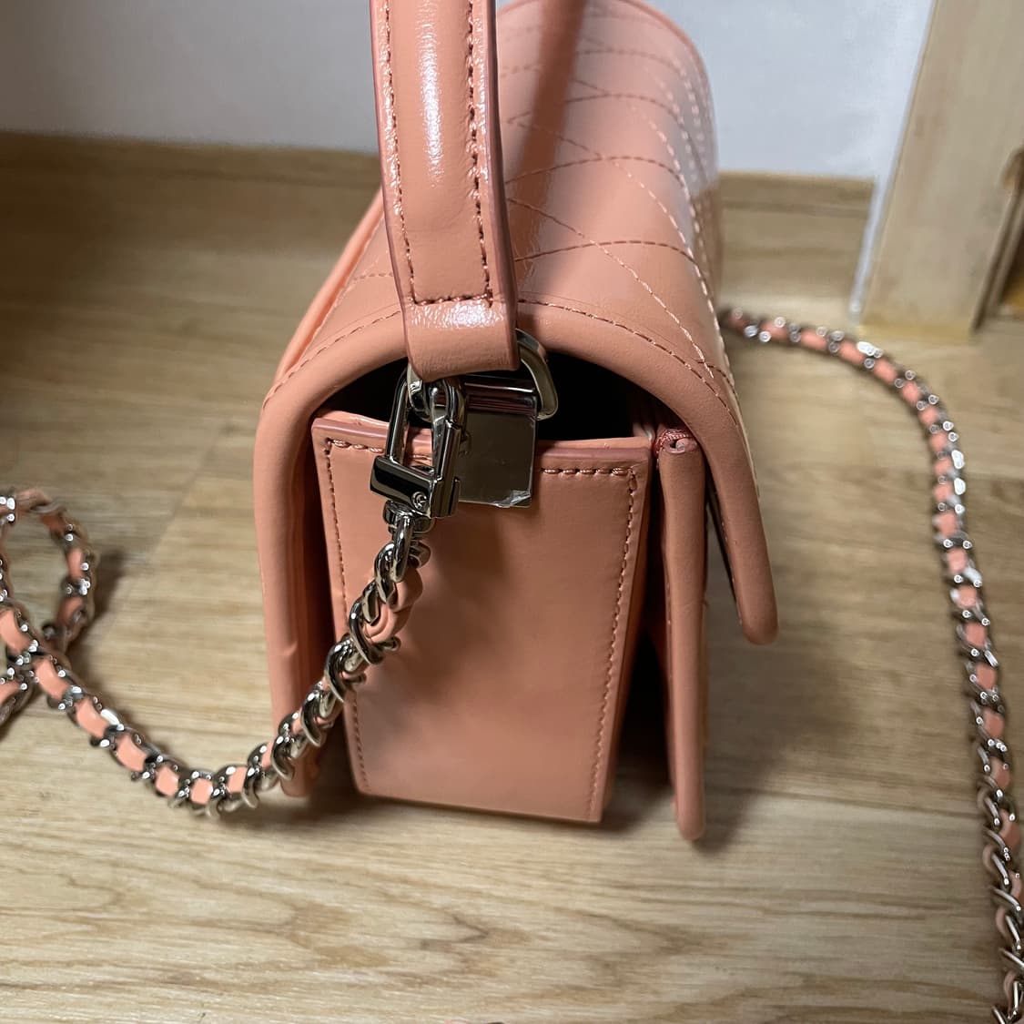 MYEYEKO 마이아이코 카메라백 소피아백 글로시코랄 체인백 카디널레드  상품이미지6