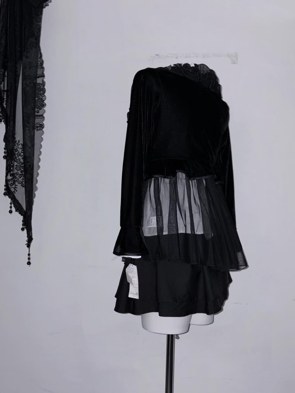 다크로맨틱 고스 코디세트 4피스 - 프릴, 시스루, 코르셋, 벨벳 상품이미지3