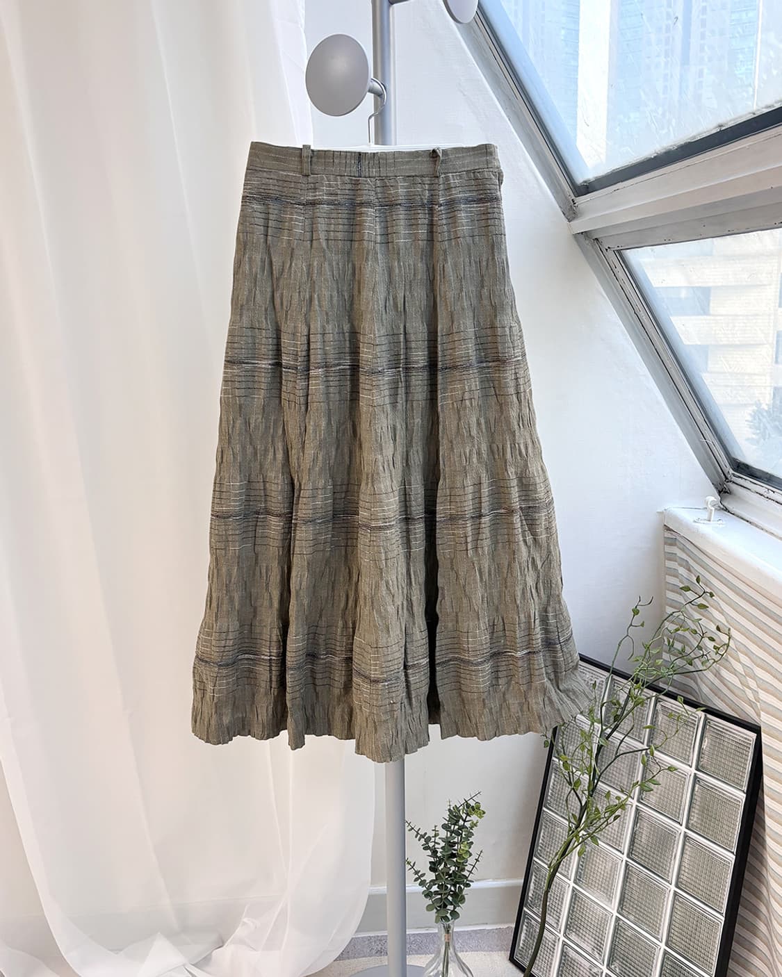 eimu khaki fairy texture long skirt 상품이미지3