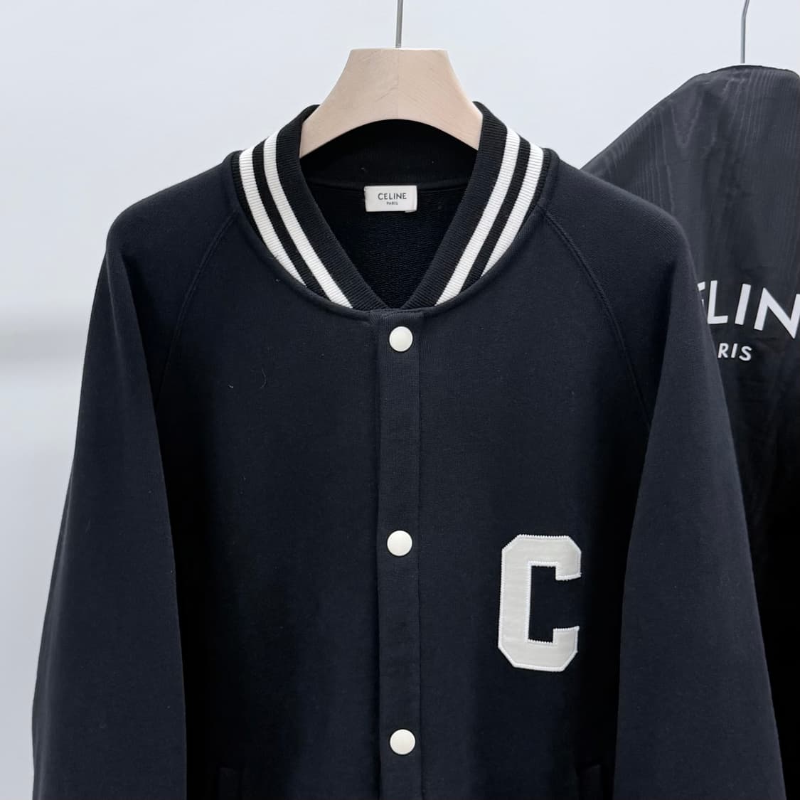 [S+급/M] 셀린느 테디 바시티 봄버 자켓 블랙 상품이미지3