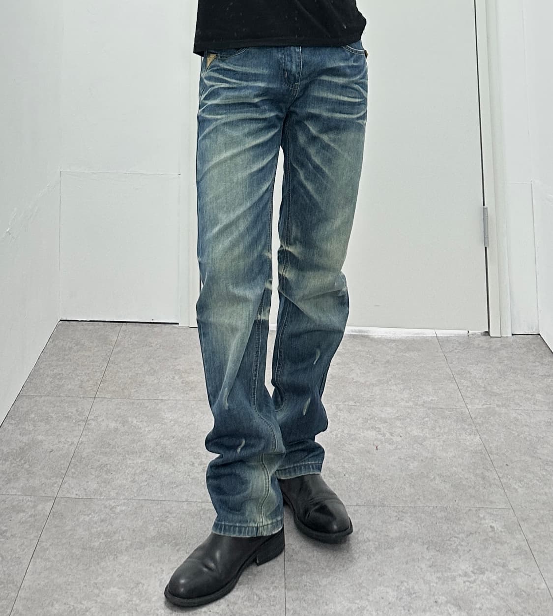 Vintage leather point fade jeans  상품이미지2