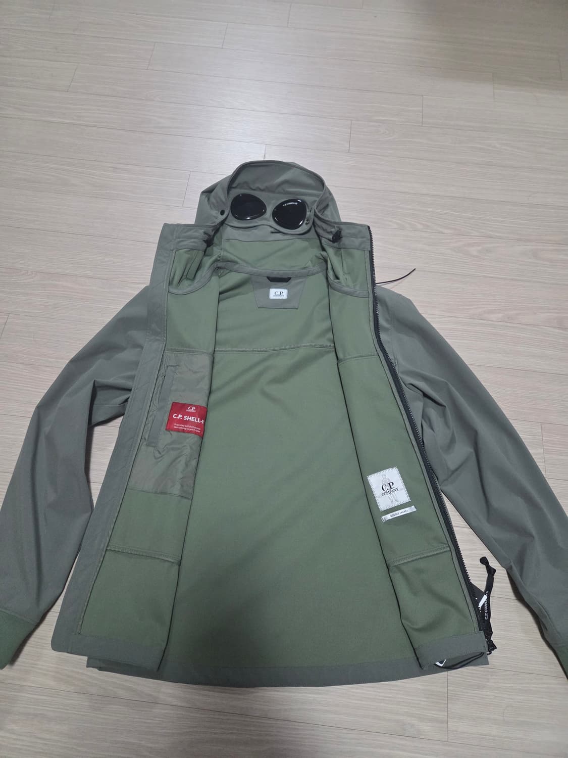 C.P컴퍼니 고글 후드 소프트쉘 바람막이 (50) 상품이미지5