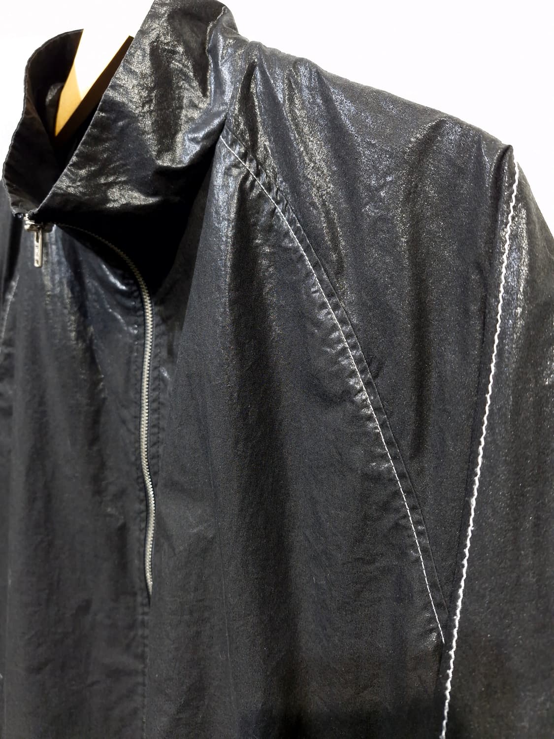 Matin Kim 마뗑킴 로고 코팅 자켓 상품이미지4