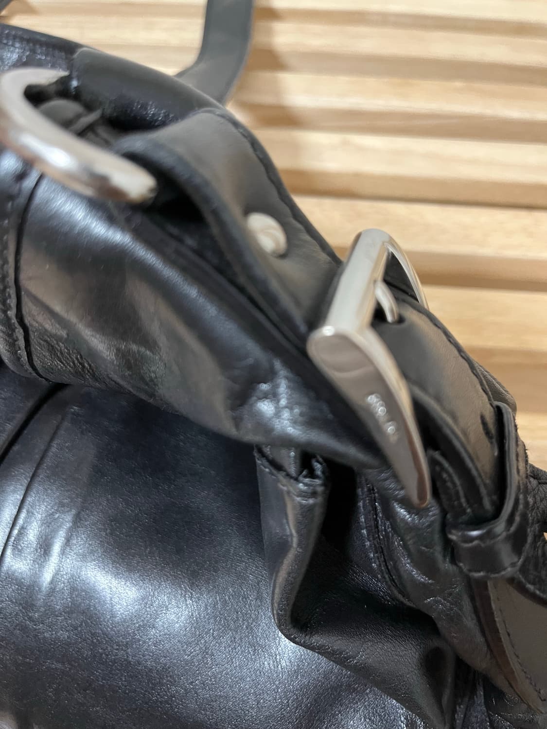 프라다 블랙 송아지 가죽 크로스백 정품 상품이미지5