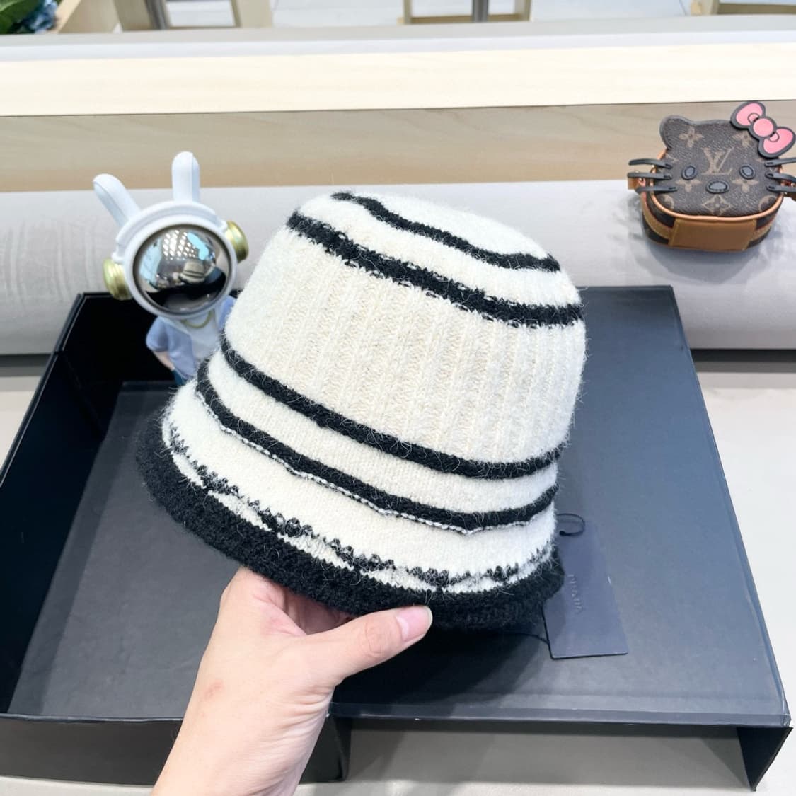 프라다 가을 겨울 모자
 상품이미지5