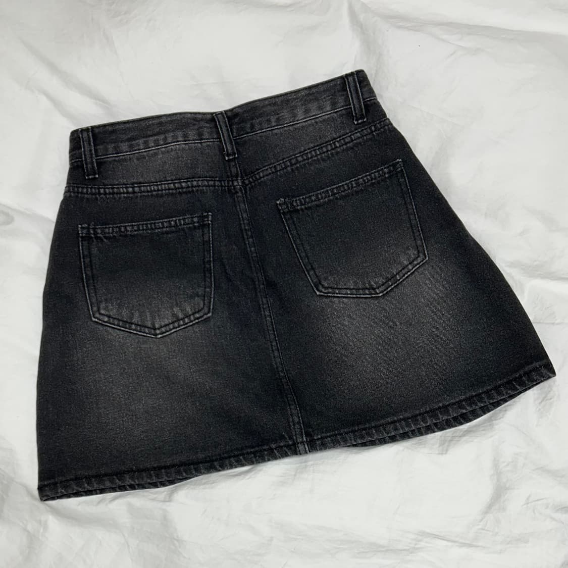 데님 핀턱 미니 스커트 흑청 상품이미지2