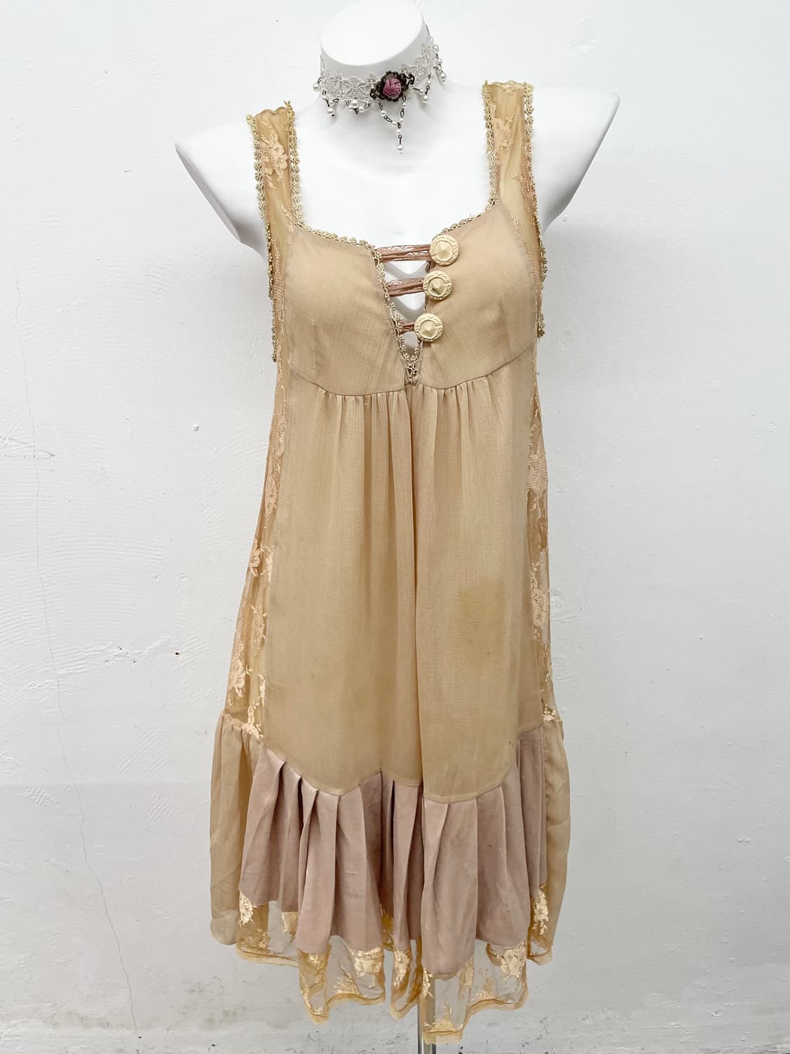 레이스 디테일 버튼 원피스 상품이미지1